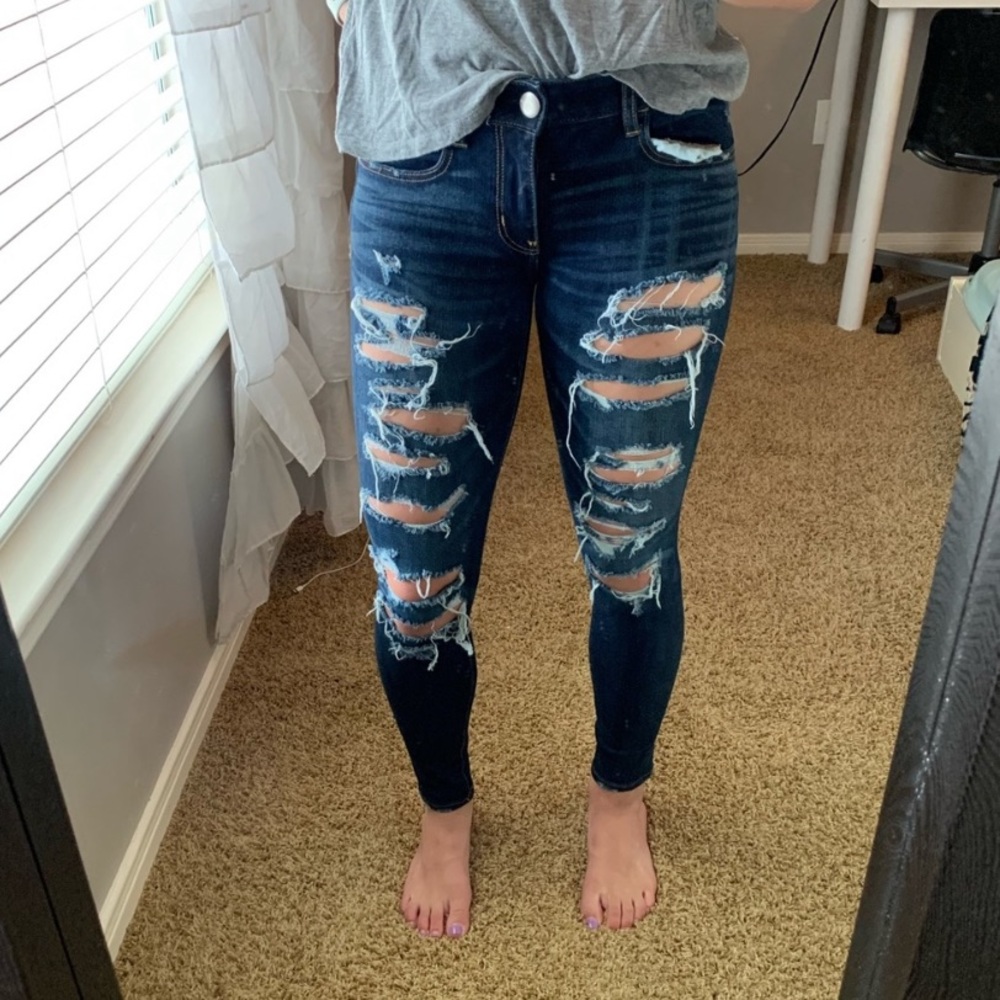 American Eagle Distressed Jeans 👖